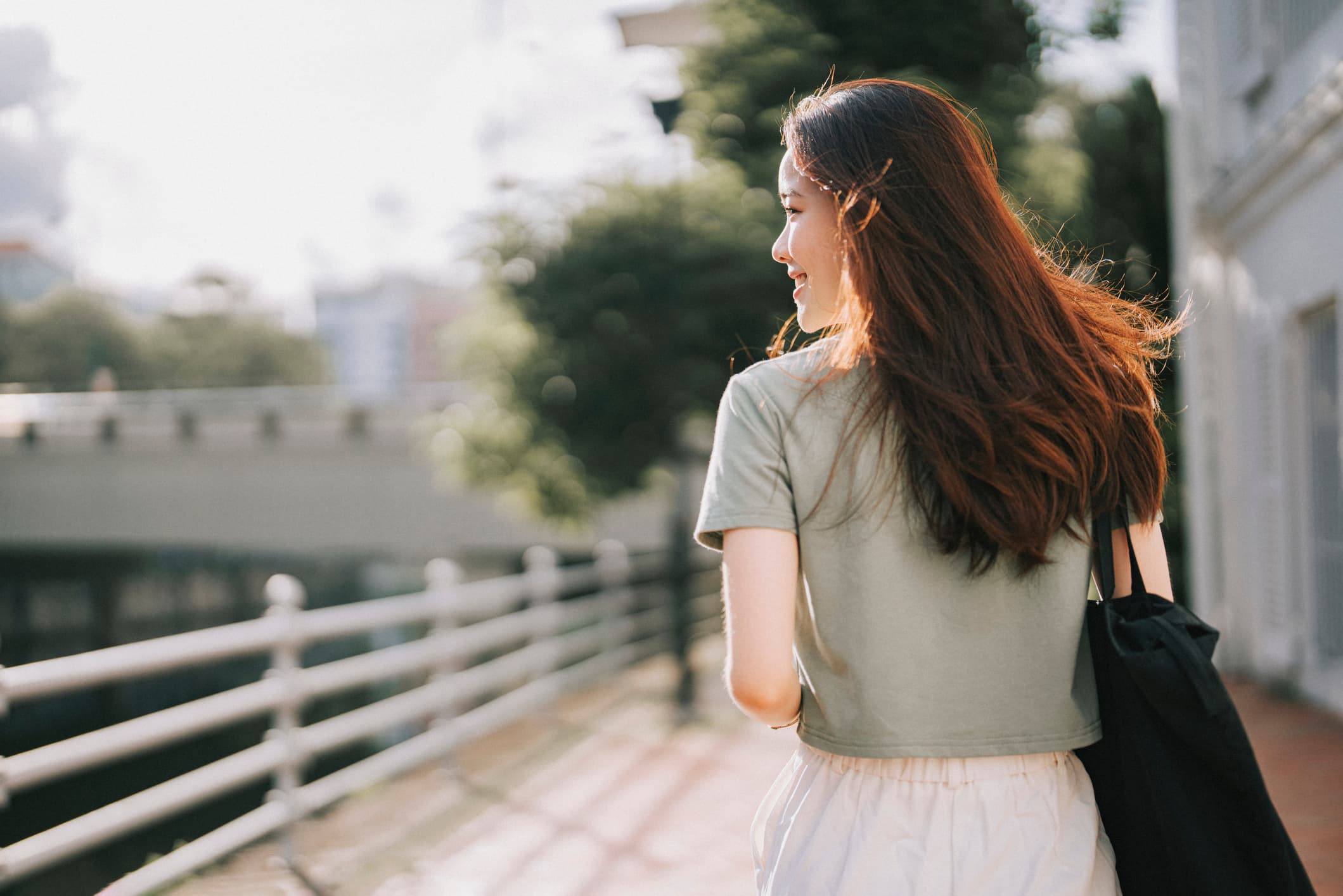 Client and lawyer discussing progress in a meeting